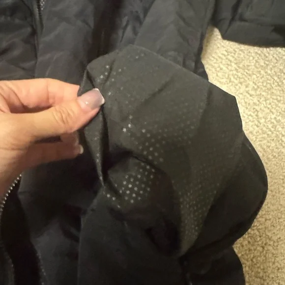 BLACK LULULEMON HOODED JACKET - Picture 4 of 5